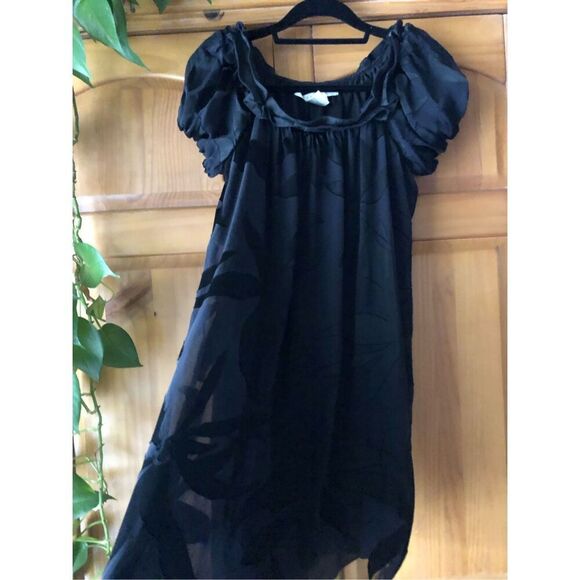 Studio M features short, puffed sleeves and a ruffled neckline Silk SZ L - Picture 2 of 9